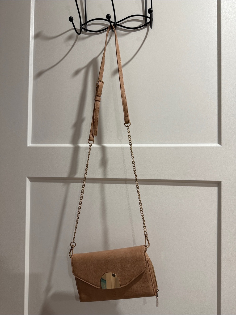 Tan Chain Strap Crossbody Bag with Gold Accent